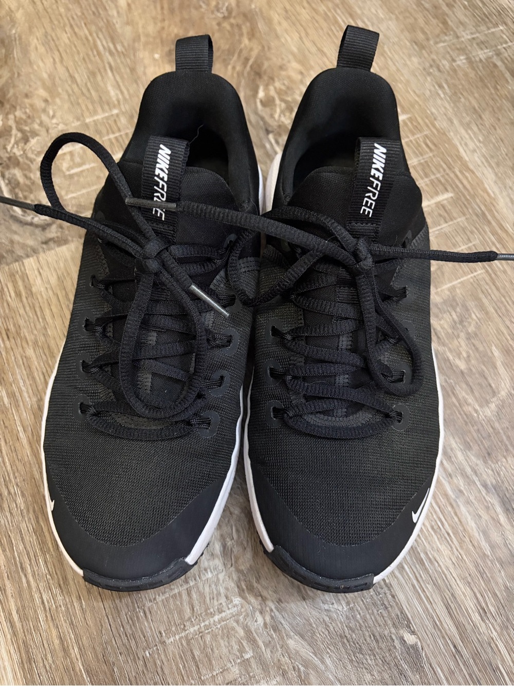 Nike Black and White Metcon Trainers - Picture 4 of 6